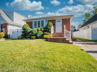 215 Seidman Ave, Staten Island, NY 10312