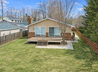 108 Eastbrook Ave, Houghton Lake, MI