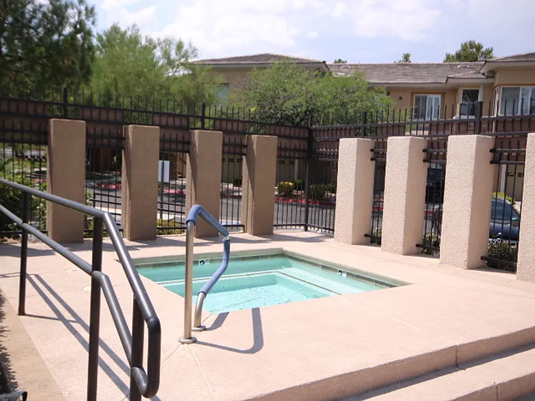 704 Peachy Canyon Cir #202 — Photo 4