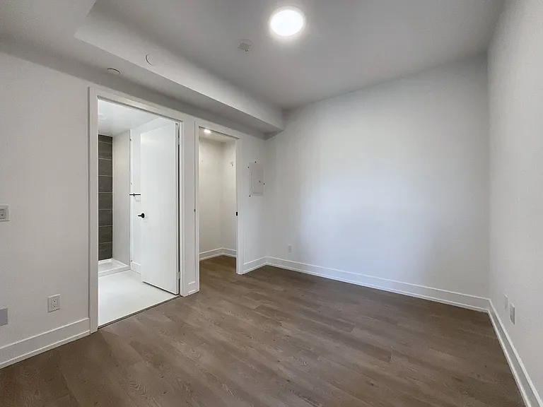 308 Jarvis St — Photo 7