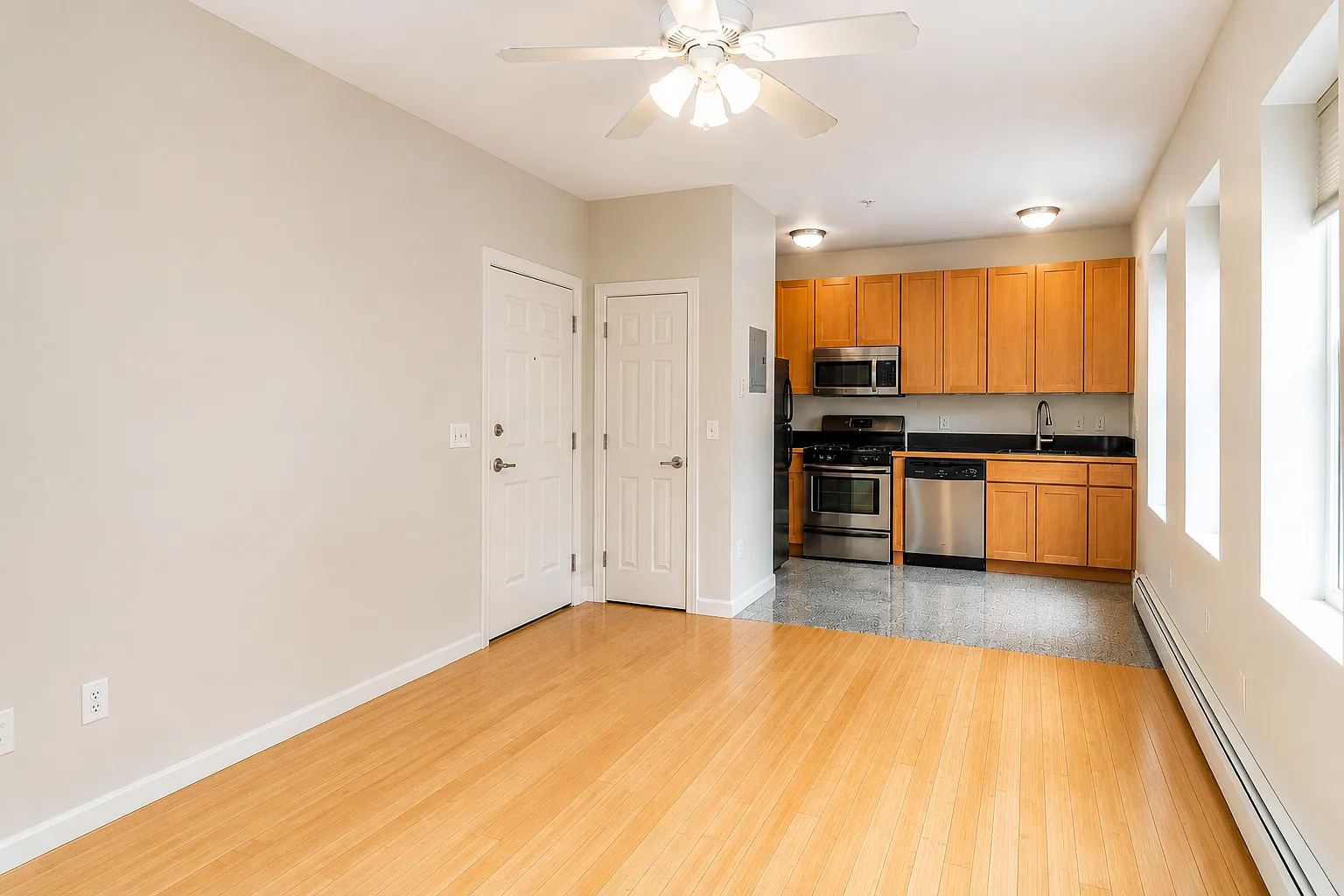 Studio, 352 sqft, $2,050 — Photo 3