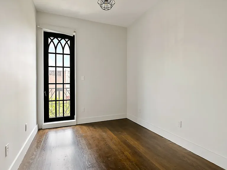 1487 Broadway #3Z — Photo 9