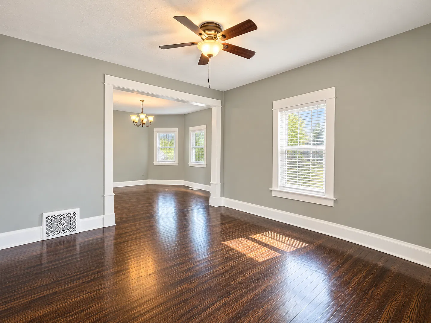 901 S Spring Ave — Photo 3