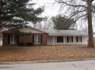 8 Morrison Dr, Belleville, IL 62221