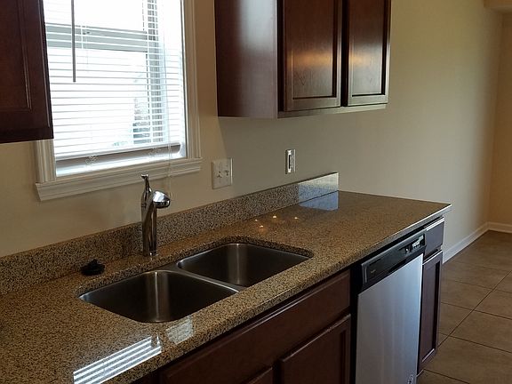 5th image of 1939 Burnett Dr