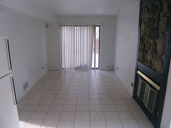 5th image of 1651 E Rainbow Bay Ln