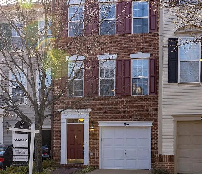5140 Donovan Dr — Photo 1