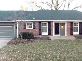 705 Country Ln, Kansas City, MO 64114