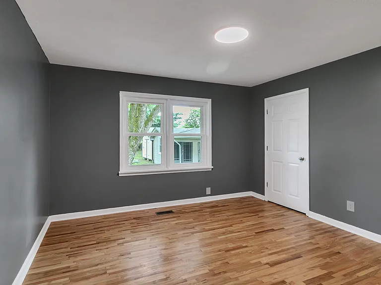 1013 Madison St — Photo 15
