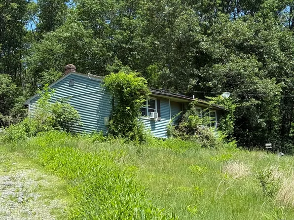 298 Child Road, Woodstock, CT 06281