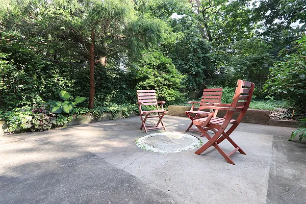 Rented by Douglas Elliman | media 20