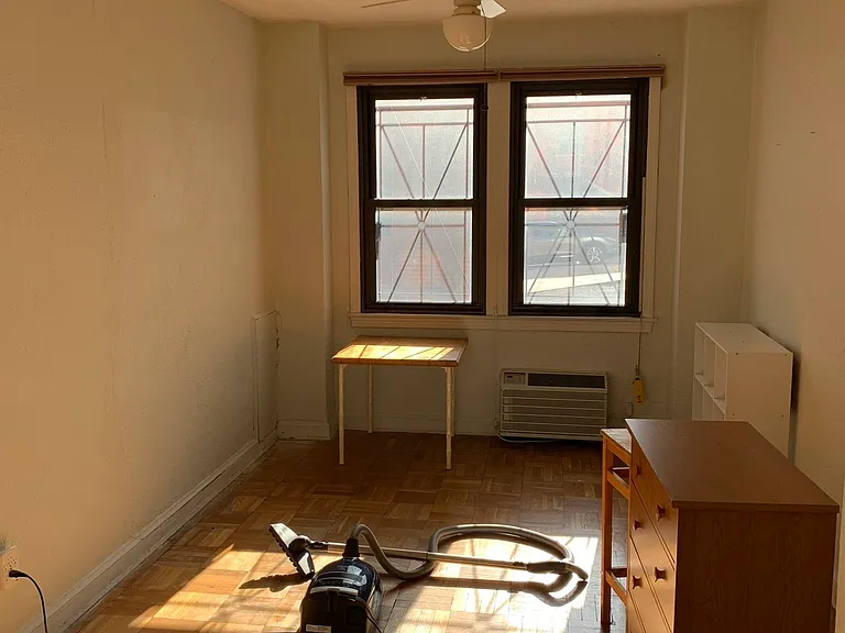 1010 25th St NW #105 — Photo 9