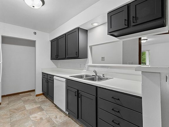 5th image of 2021 Barton Ave #301