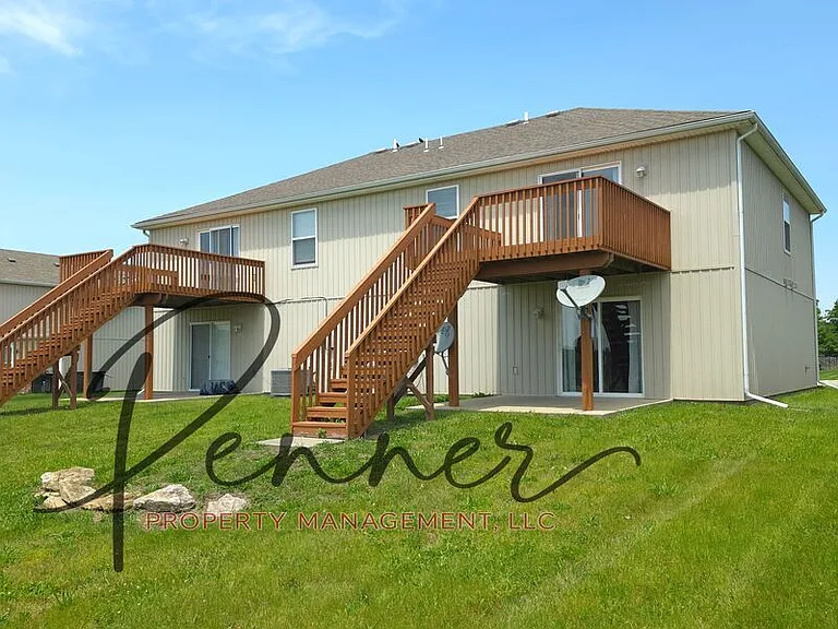 1015 NW Willow Dr — Photo 10