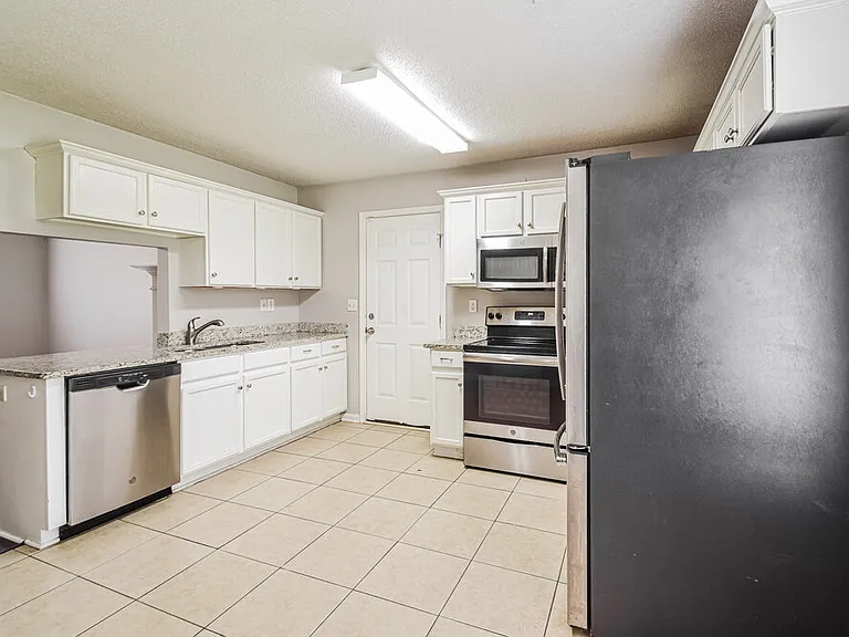 4506 Shadow Hollow Dr — Photo 8