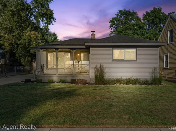 15174 Cavour St, Livonia, MI 48154