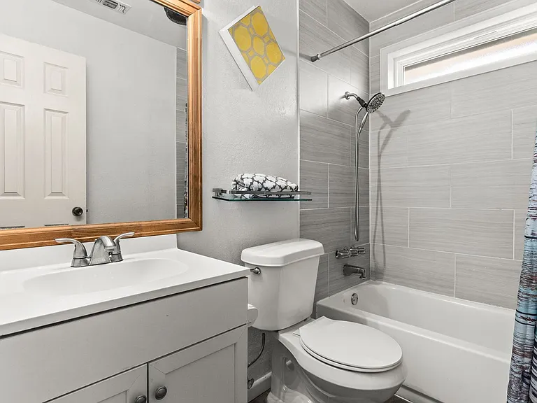 2210 Barry Dr — Photo 20