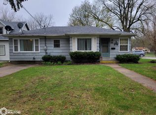 305 S Garfield Ave, Eagle Grove, IA 50533