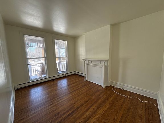 2nd image of 527-531 Linden St #1