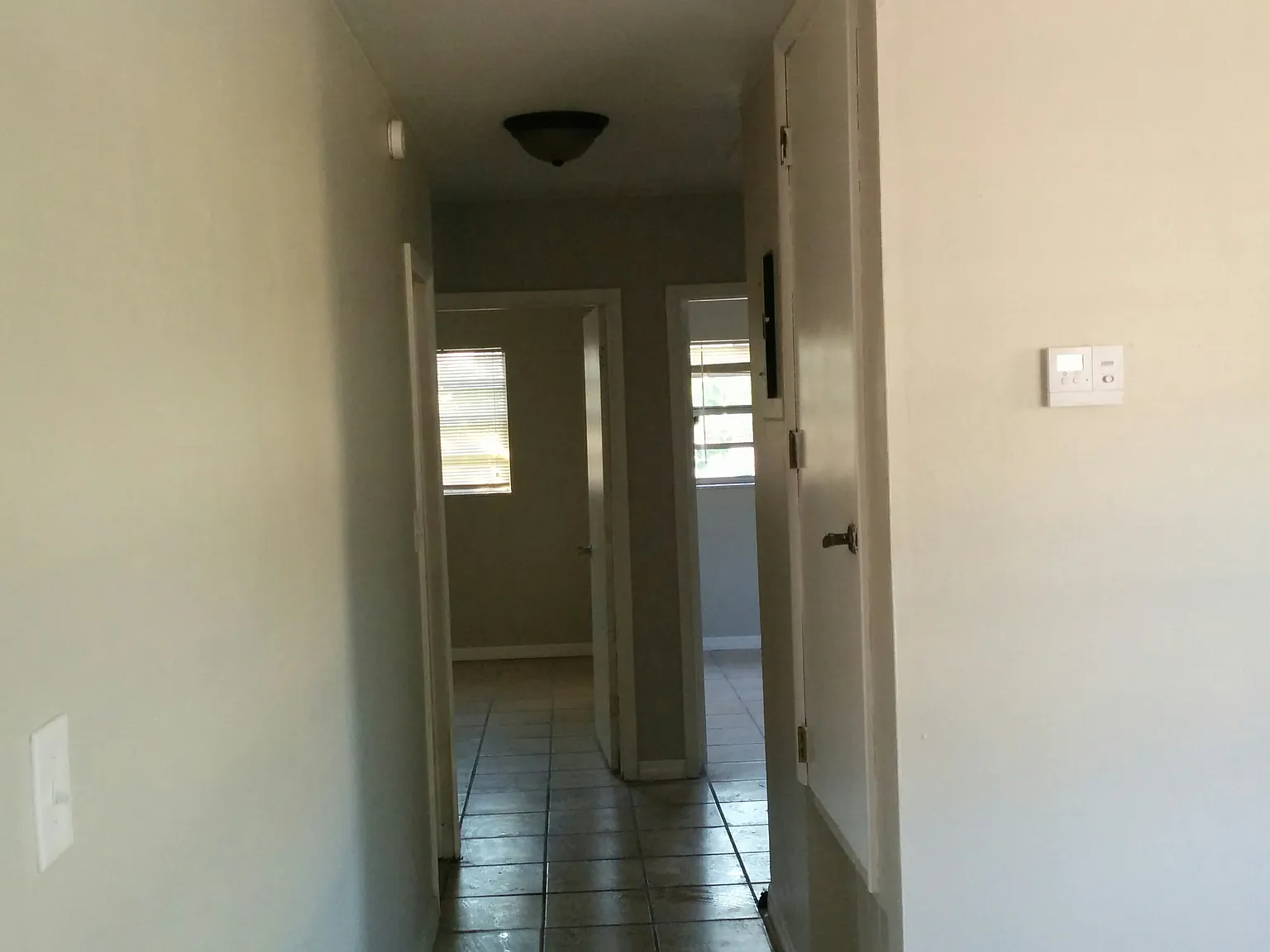 3 bed, 980 sqft, $1,700 — Photo 2