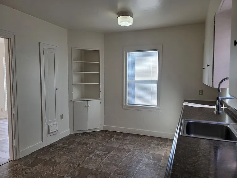 351 W I St — Photo 4