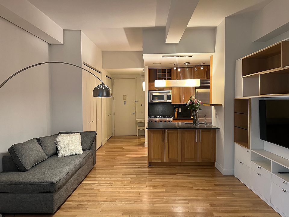 1st image of 88 Greenwich St APT 727