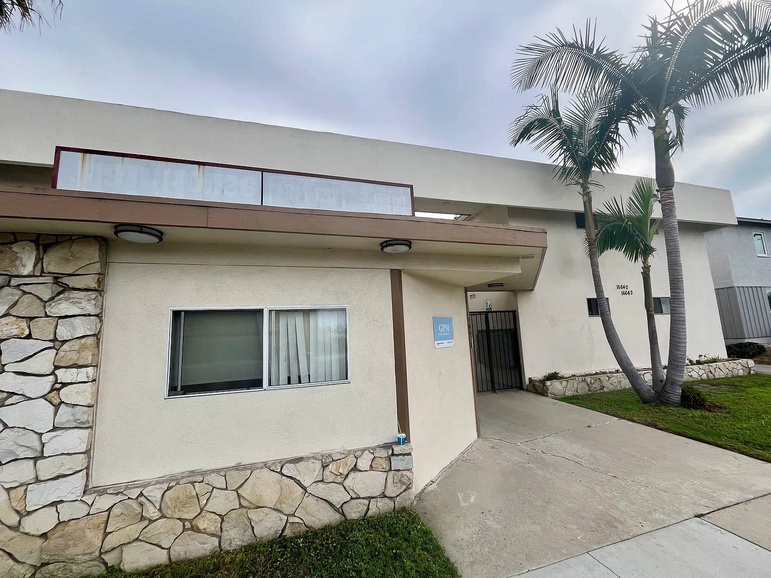 16640 Crenshaw — Photo 1