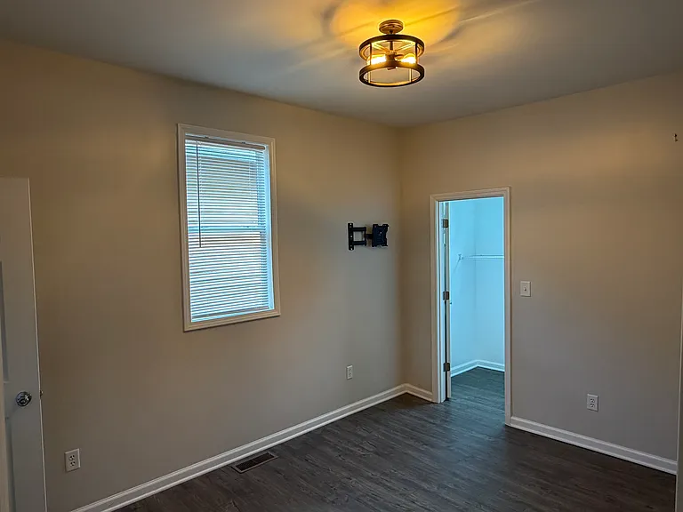 1148 Lexington Ave — Photo 8