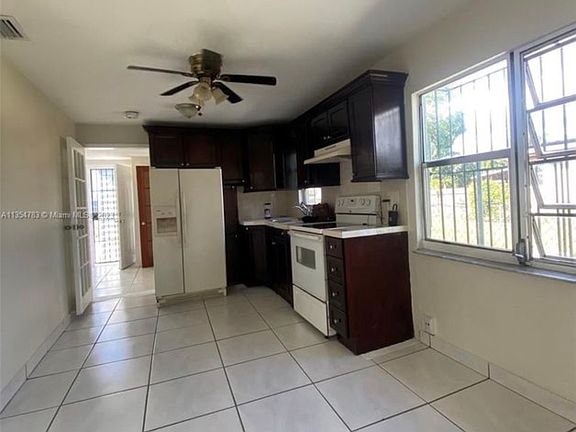 3rd image of 3104 NW 21st Ave #F