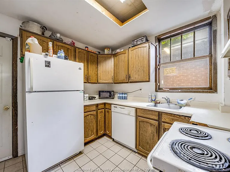 494 Rankin Ave — Photo 12