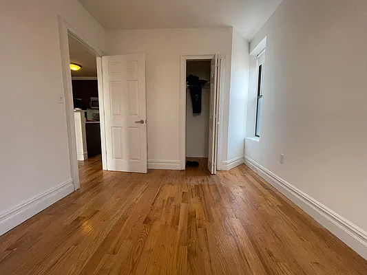 Rented by Hillel Realty Group | media 6