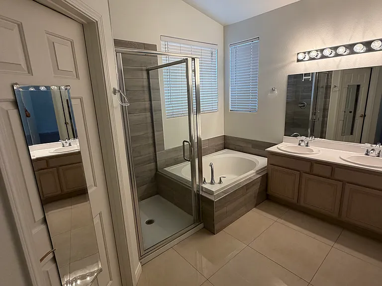 1656 Warrenville St — Photo 11