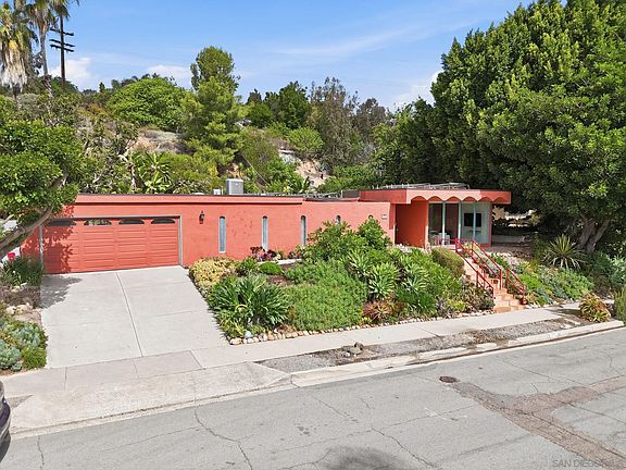 5th image of 1760 Essex St