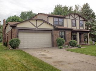 1424 Fawn Ct, Rochester Hills, MI 48309