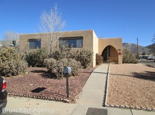 900 Alice Ct NE, Albuquerque, NM 87112