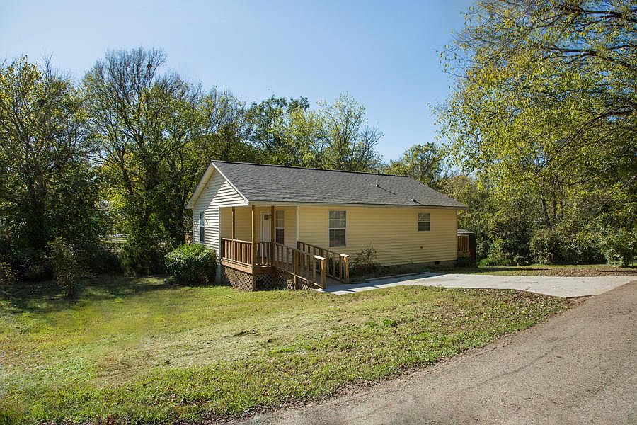 1st image of 806 Drive D