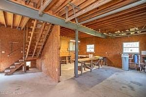 3rd image of 35 Bayview Dr