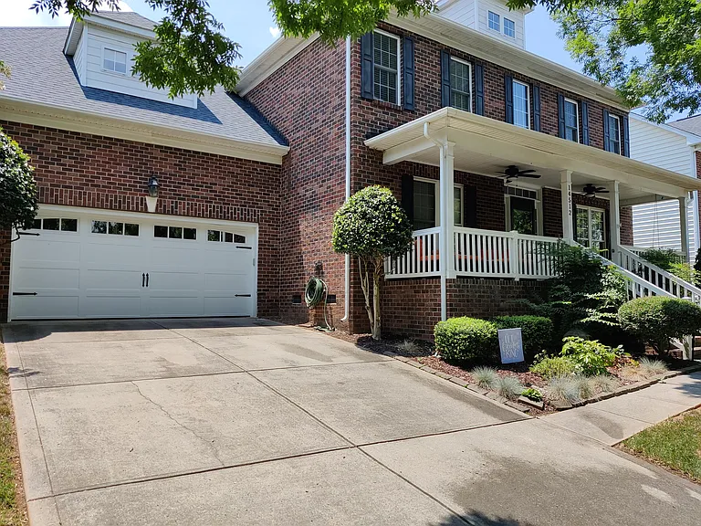 14512 Harvington Dr — Photo 36