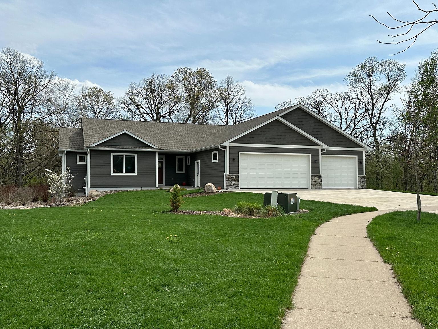 420 Douglas Ct, River Falls, WI 54022 Zillow