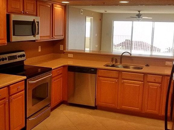 5th image of 561 Casa Bella Dr Unit 505
