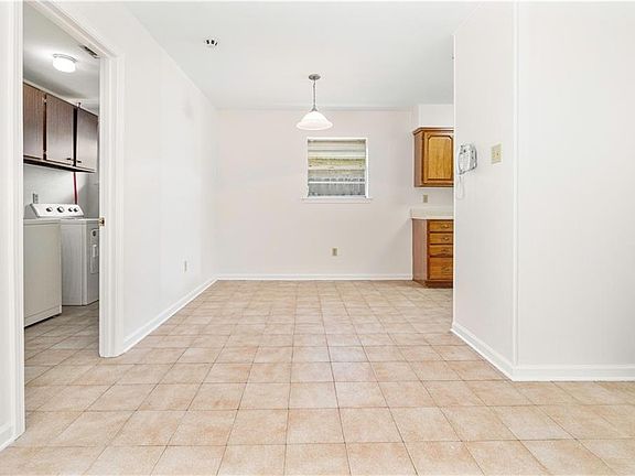 5th image of 1525 Pasadena Ave