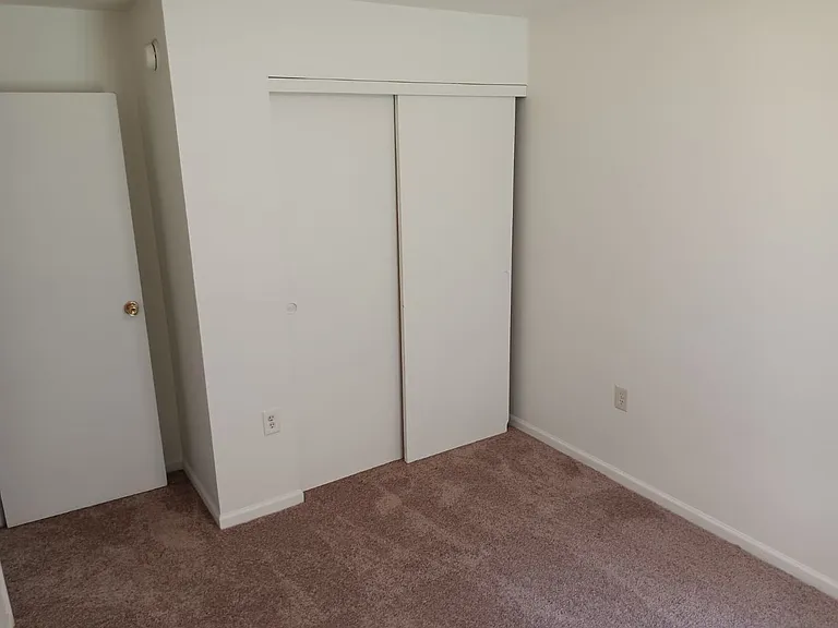 524 W Pleasant St — Photo 13