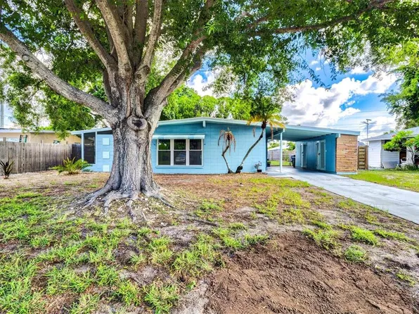 2504 N Radcliffe Pl, Bradenton, FL 34207