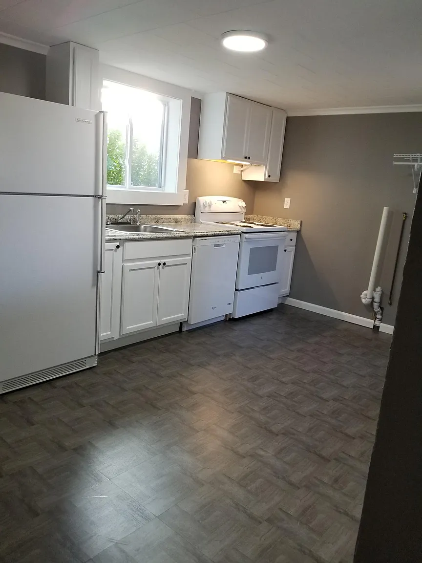 70 Mill St photo 1