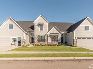 1294 Gallery Pointe Dr, Saline, MI 48176