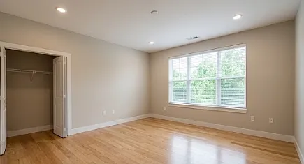 1 bed, 1.0 bath, 670 sqft, $980 — Photo 2
