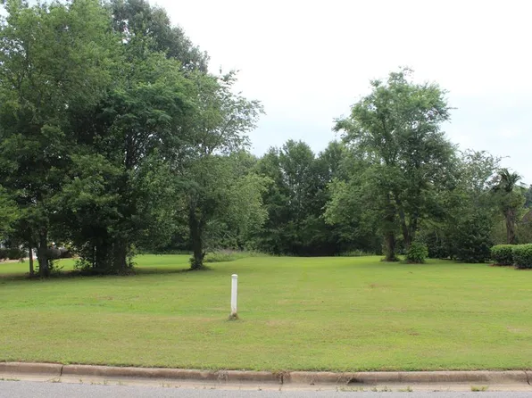 4513 La Costa Dr, Albany, GA 31721