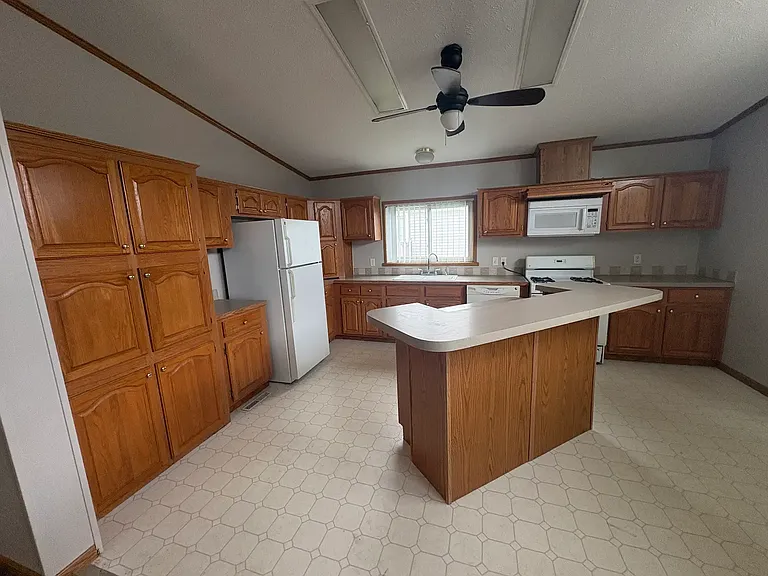 8320 Feather Holw — Photo 5