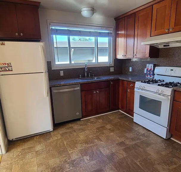71 Warren Dr — Photo 10