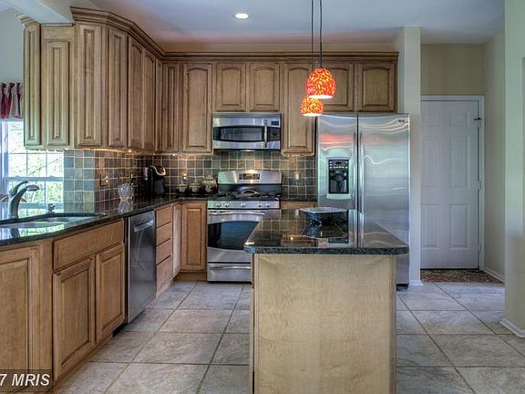 4th image of 62 Live Oak Ln